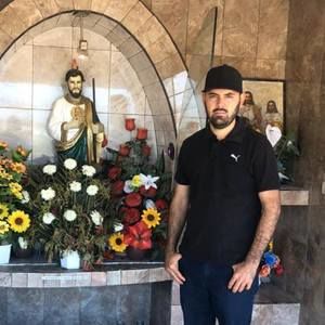 Meet your Posher, Alejandro